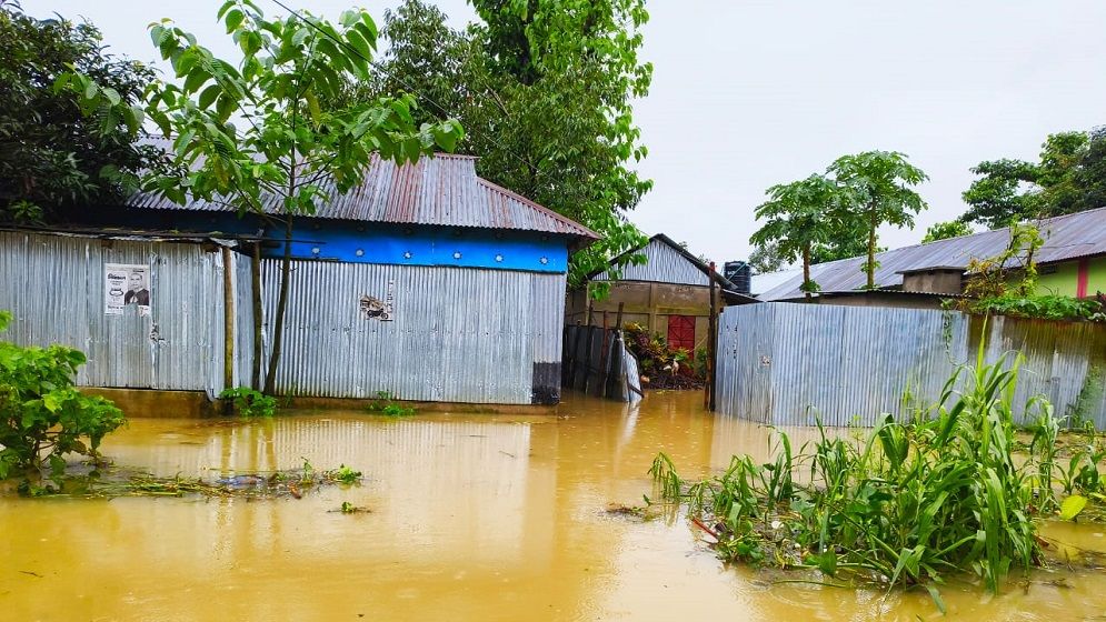 জুড়ীতে ভয়াবহ বন্যা; পানিতে ভাসছে গ্রামের পর গ্রাম