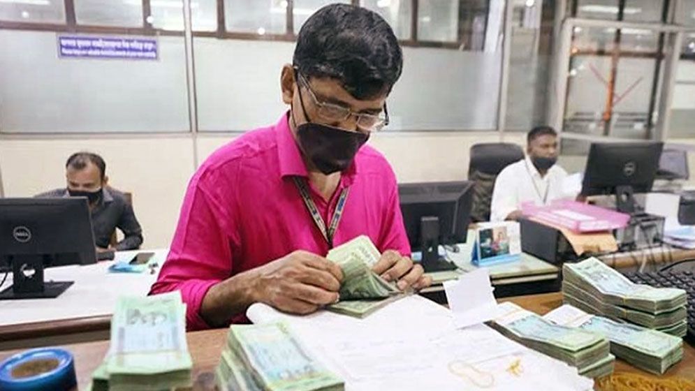 শুক্রবার থেকে লম্বা ছুটিতে যাচ্ছে সরকারি চাকরিজীবীরা