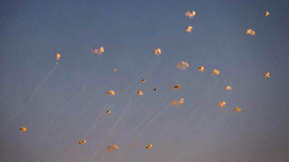 ইসরায়েলি ঘাঁটিতে হিজবুল্লাহর ক্ষেপণাস্ত্র ও ড্রোন হামলা