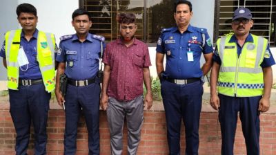 মানিকগঞ্জে সড়ক দুর্ঘটনায় নিহত ২, চালক আটক