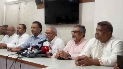সরকারের ভুলনীতির খেসারত দিচ্ছে বন্যার্তরা