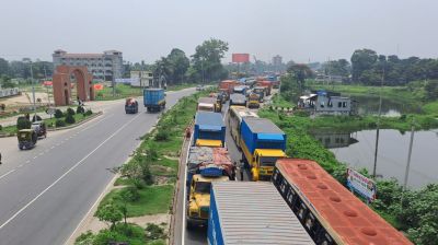 ঢাকা-চট্টগ্রাম মহাসড়কে যানবাহনের ধীরগতি