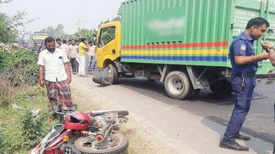 কাভার্ডভ্যান-মোটরসাইকে‌লের মু‌খোমু‌খি সংঘ‌র্ষে টাঙ্গাইলে নিহত ২