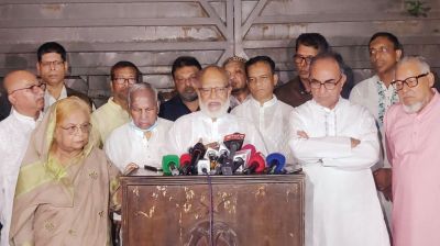 খালেদা জিয়ার সঙ্গে ঈদের শুভেচ্ছা বিনিময় করলেন বিএনপির সিনিয়র নেতারা