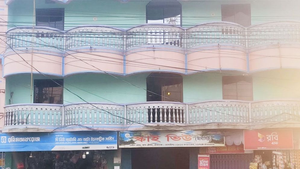 আবাসিক হোটেলে অনৈতিক কাজে লিপ্ত, আটক ৬