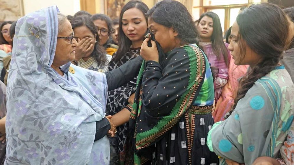 অতি বামপন্থীরা জামায়াত-শিবিরের লেজুড়বৃত্তি করছে: শেখ হাসিনা