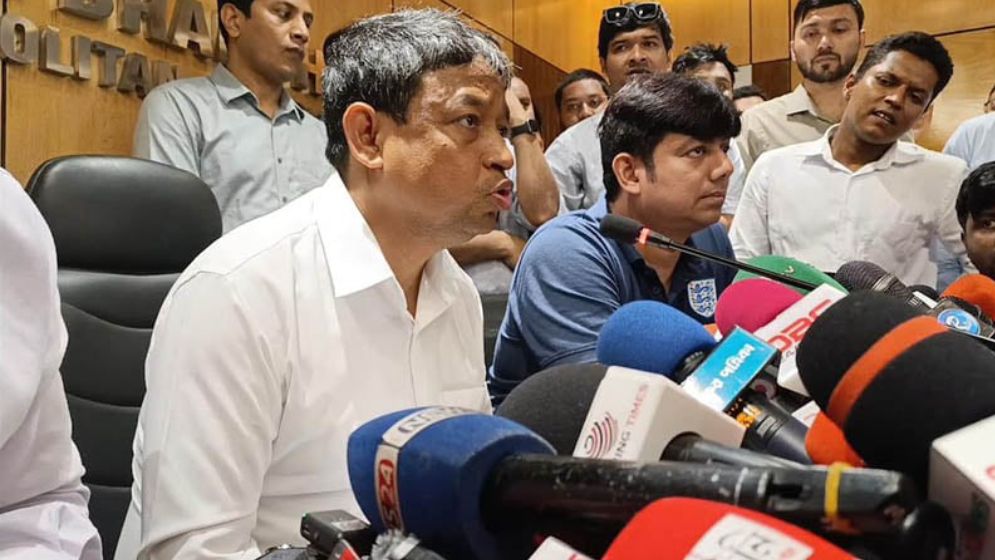 যাদের নেতৃত্বে মেট্রোরেলে হামলা হয়, জানালেন ডিবি প্রধান