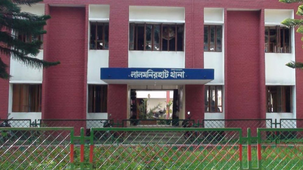 লজ্জায় কলেজছাত্রীর আত্মহত্যা