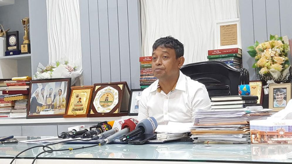 সেতু ভবনে আগুন-লুটপাটে জড়িতদের ধরা হচ্ছে : ডিবি প্রধান