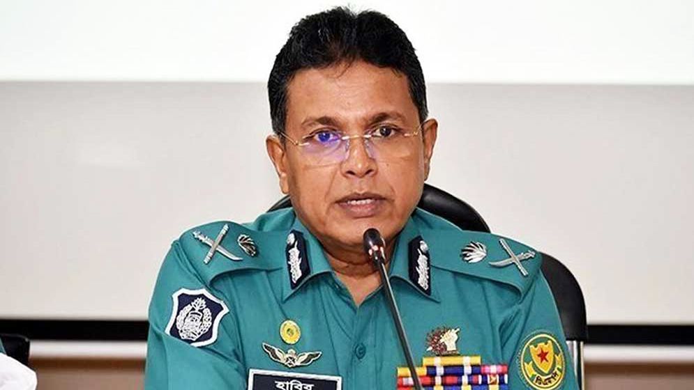 কোটা আন্দোলনকারীদের কঠোর হুঁশিয়ারি ডিএমপি কমিশনারের