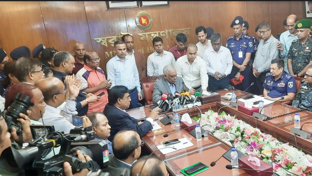 কত দিনের মধ্যে সবকিছু নিয়ন্ত্রণে আসবে, জানালেন স্বরাষ্ট্রমন্ত্রী