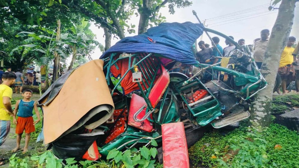 ঈশ্বরগঞ্জে সড়ক দুর্ঘটনায় নিহত ২
