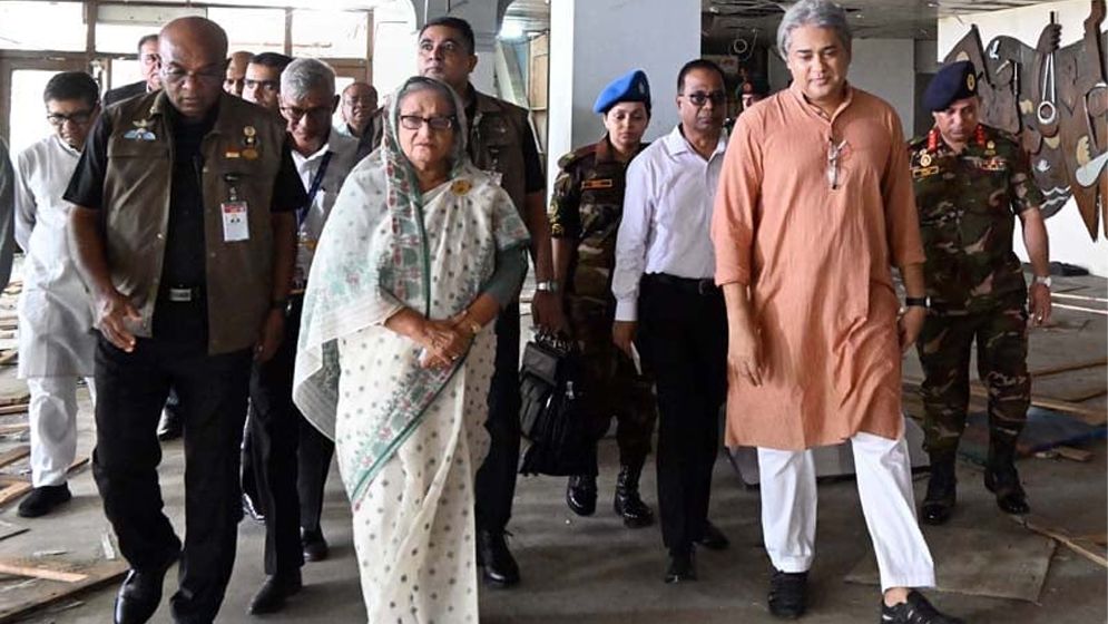 এবার বিটিভির ধ্বংসলীলা দেখে অশ্রুসিক্ত প্রধানমন্ত্রী