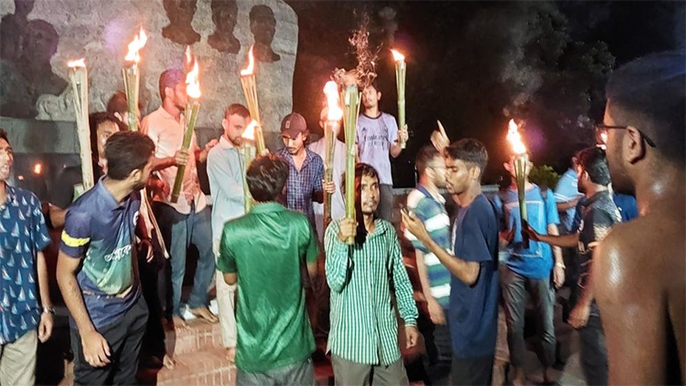 প্রতিবাদে রাবিতে ২৪ ঘণ্টার আলটিমেটাম
