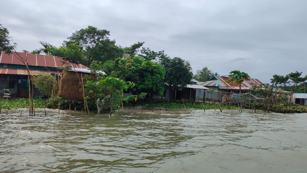 মধ্যনগরে দ্বিতীয় দফার বন্যা, ফের বেড়েছে পানি