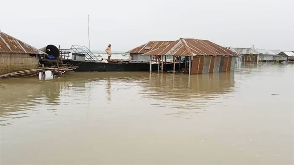 টানা বর্ষণে কুড়িগ্রামে বন্যা পরিস্থিতির অবনতি