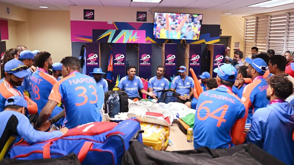 ঘূর্ণিঝড়ে বার্বাডোজেই আটকা রোহিত-বিরাটরা