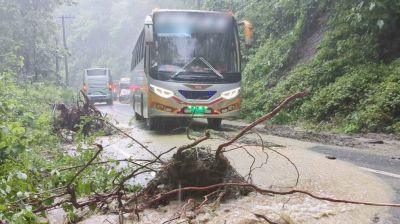 ৪ ঘণ্টা পর খাগড়াছড়িতে যান চলাচল স্বাভাবিক