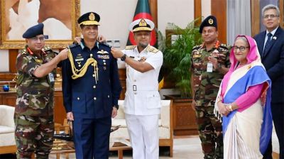বিমান বাহিনী প্রধানের এয়ার চীফ মার্শাল র‍্যাংক পরিধান