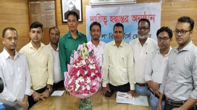 ল’ রিপোর্টার্স ফোরামের নবনির্বাচিত কমিটির দায়িত্ব গ্রহণ