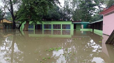 গাইবান্ধায় বন্যা, পানিবন্দি ১ লাখ মানুষ