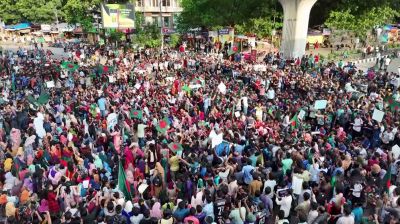 সরকারকে আল্টিমেটাম দিয়ে বাংলা ব্লকেড থেকে সরলো কোটা আন্দোলনকারীরা