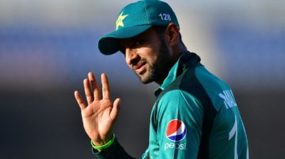 পাকিস্তানের হয়ে আর খেলার ইচ্ছা নেই শোয়েবের