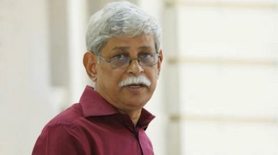 কোটা আন্দোলন : জাফর ইকবালের বই বিক্রি করা হবে না