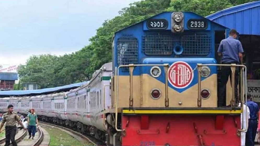 ঢাকার সঙ্গে স্বাভাবিক ট্রেন চলাচল 