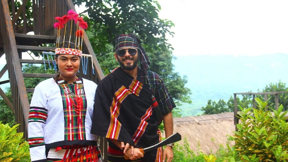ট্রলের শিকার সিয়াম ও তার স্ত্রী অবন্তী