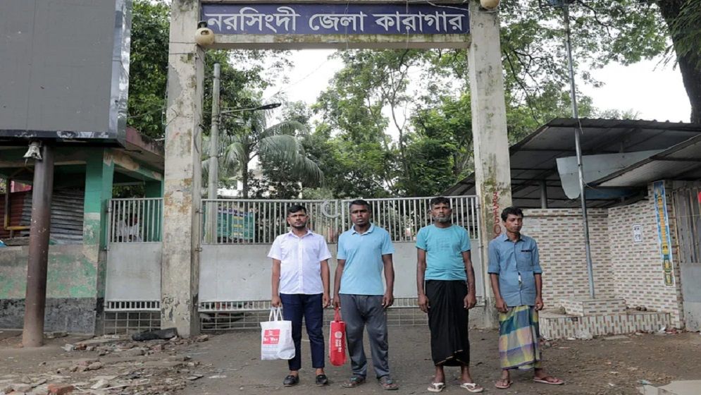 যেভাবে পালালো কয়েদিরা