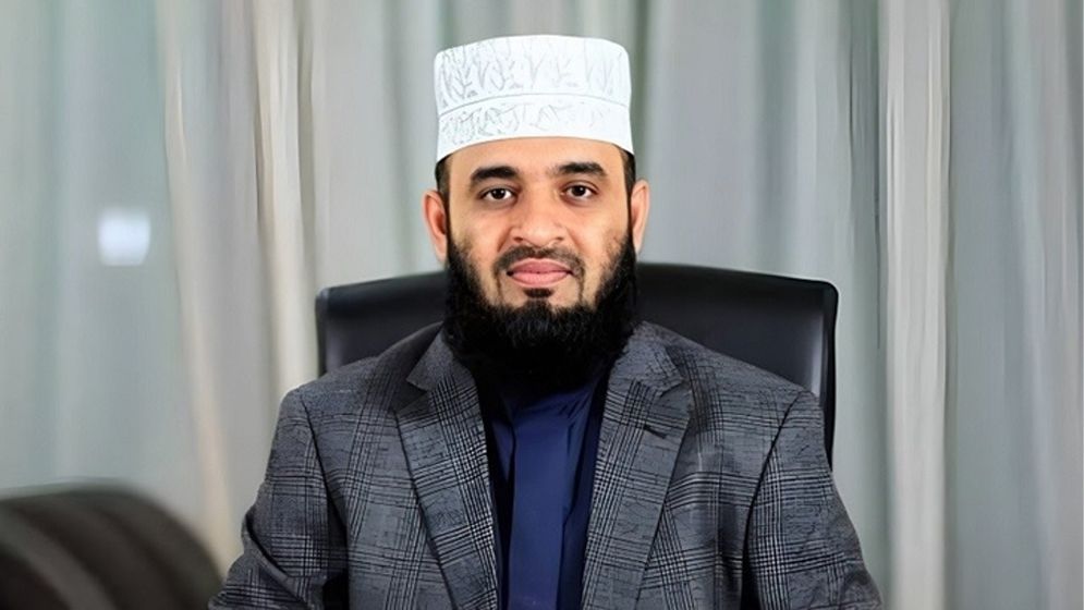সর্বত্র বৈষম্যের অবসান নিয়ে ফেসবুকে পোস্ট আজহারীর, যা লিখলেন