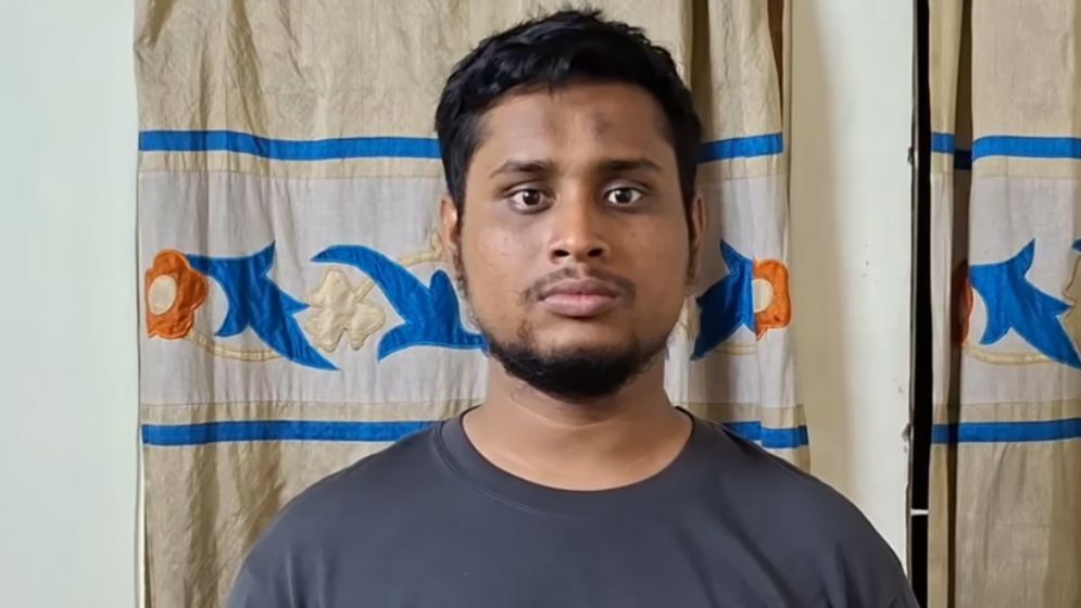 শহীদ মিনার থেকে ফিরে যে বার্তা দিলেন সমন্বয়ক হাসনাত