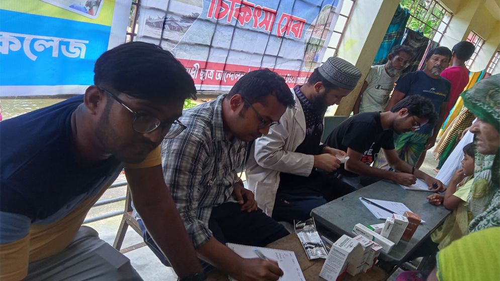 বন্যাদুর্গত এলাকায় ১২ হাজারের বেশি চিকিৎসা সেবাদান বৈষম্যবিরোধী ছাত্র আন্দোলনের