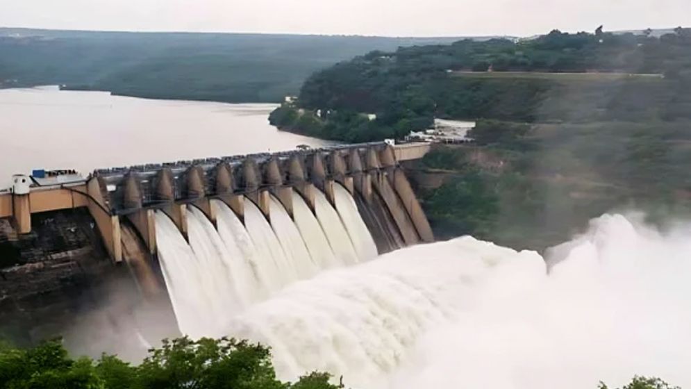 বাংলাদেশে ভয়াবহ বন্যা : ভারতের ডম্বুর-ফারাক্কা বাঁধে কী ঘটছে?
