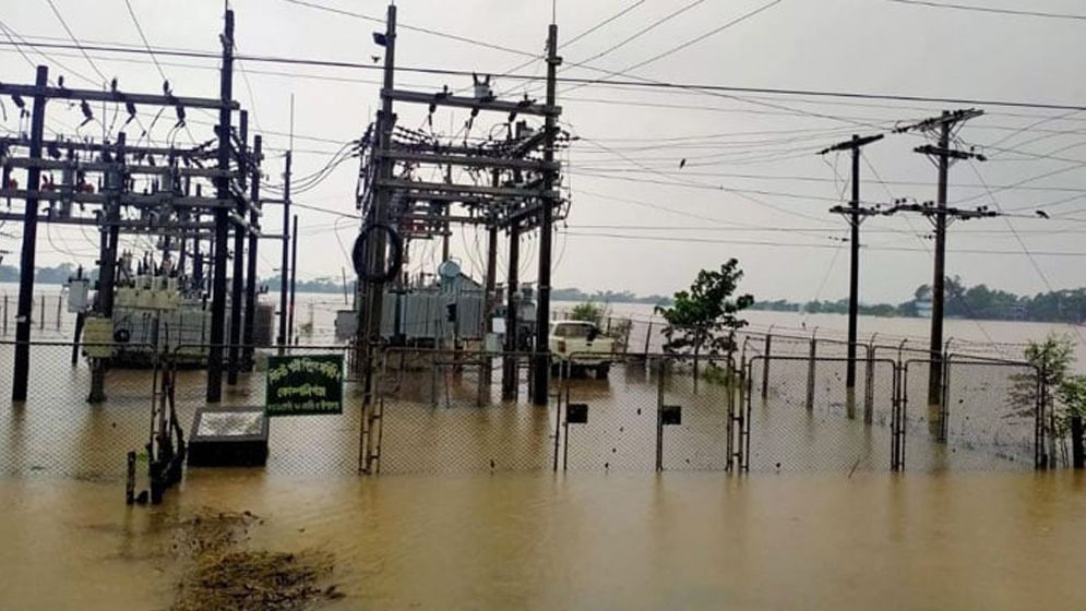 বন্যা: বিদ্যুৎহীন ১১ লাখ গ্রাহক, আর্থিক ক্ষতি ৭ কোটি