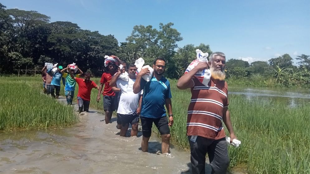 নোয়াখালীতে বন্যা পরিস্থিতির উন্নতি, বাড়ছে দুর্ভোগ