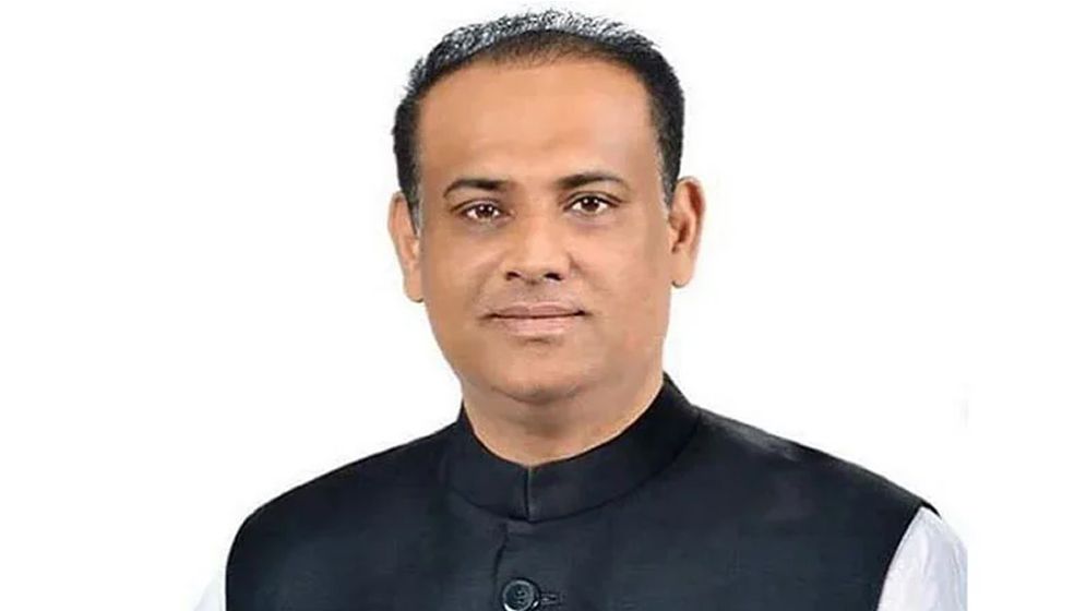 সাবেক ভূমিমন্ত্রী ও তার স্ত্রী সন্তানদের ব্যাংক অ্যাকাউন্ট অবরুদ্ধ
