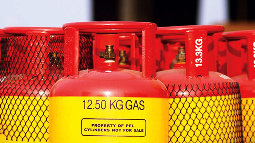 এলপিজির দাম কমবে না বাড়বে, সিদ্ধান্ত বিকেলে