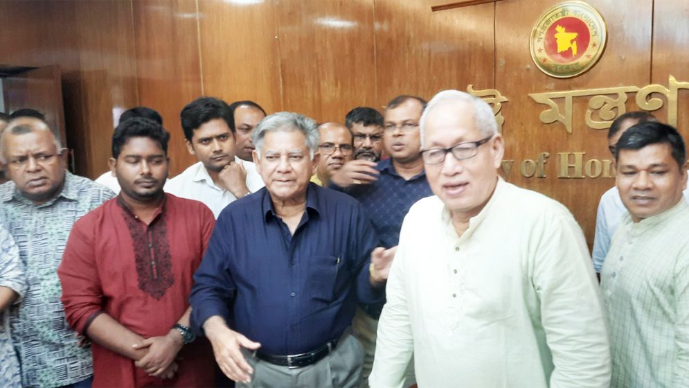 ১৫ আগস্টের ছুটি নিয়ে যা জানালেন স্বরাষ্ট্র উপদেষ্টা