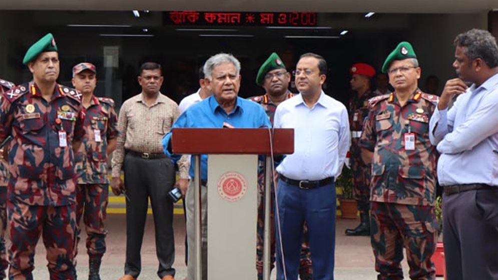 সীমান্তে বিজিবি আর পিঠ দেখাবে না: স্বরাষ্ট্র উপদেষ্টা
