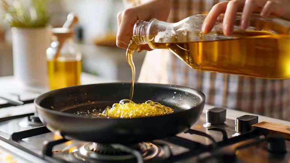 যেভাবে চিনবেন খাঁটি সরিষা তেল