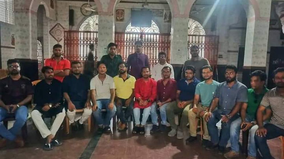 পুরান ঢাকায় মন্দিরে মন্দিরে পাহারায় জবি ছাত্রদল