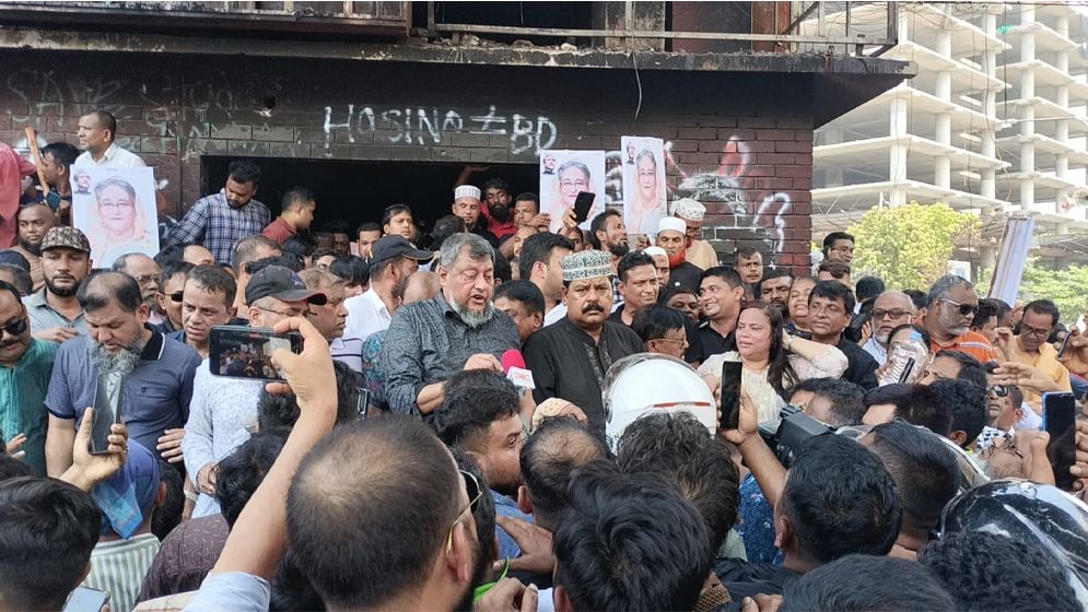 যুবলীগের দখলে মিরপুর-১০ এলাকা