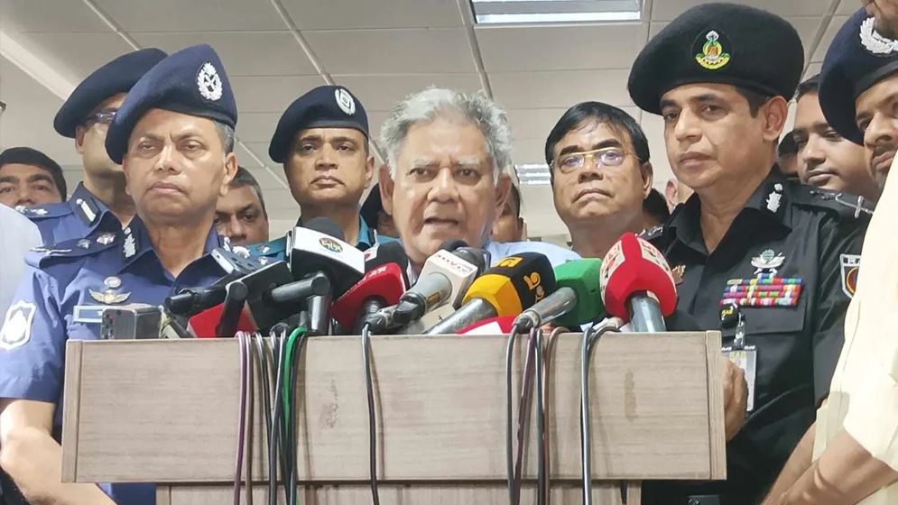  সীমান্তে পিঠ দেখাবেন না : ‘যারা পুলিশকে দানব বানিয়েছে তাদের বিচার হবে’