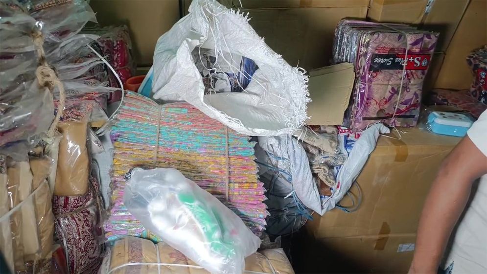 সাবেক জনপ্রশাসন মন্ত্রীর কর্মচারীর গোডাউন থেকে সরকারি মালামাল উদ্ধার