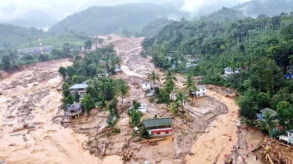 কেরালায় ভূমিধস: নিখোঁজদের উদ্ধারে ড্রোন!