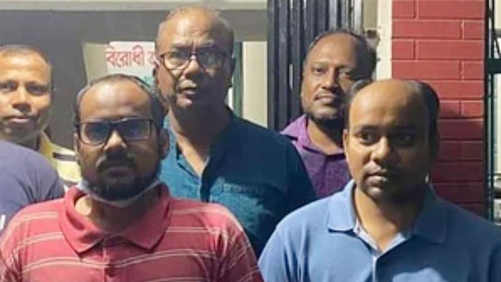 আরেক শিক্ষার্থীকে ছাড়িয়ে আনলেন শিক্ষকরা