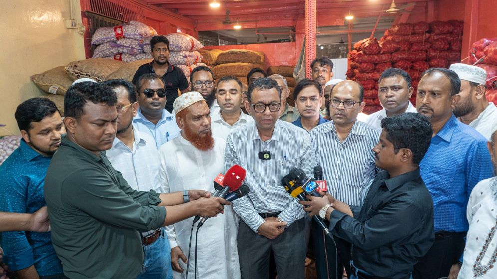 পণ্যের মূল্য ও সরবরাহ স্বাভাবিক রাখতে শ্যাম বাজারে ডিজির তদারকি 