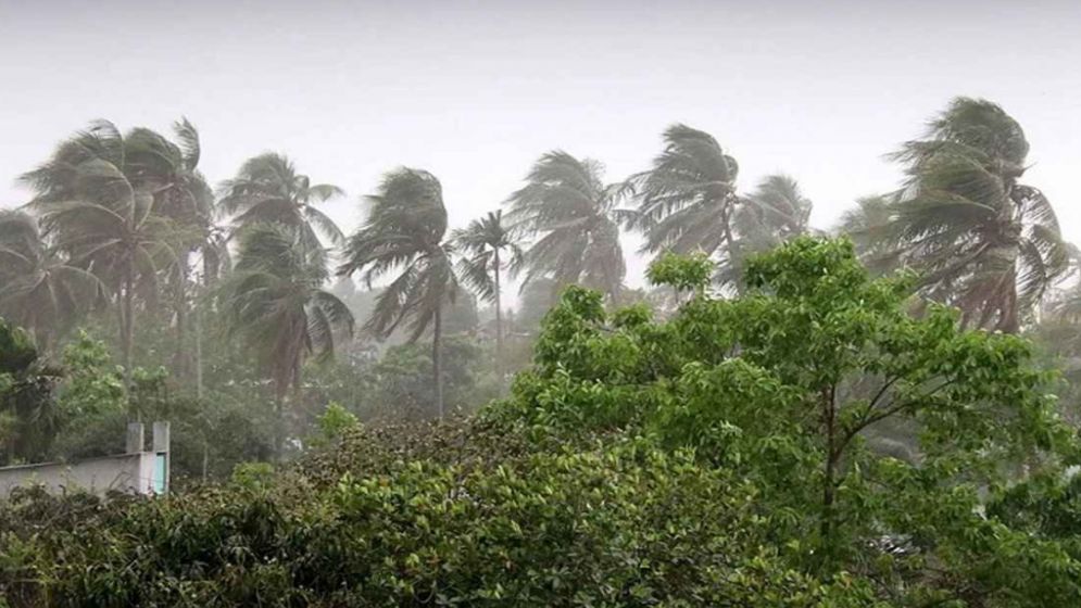 দুপুরের মধ্যে বিভিন্ন অঞ্চলে ঝড়ের শঙ্কা